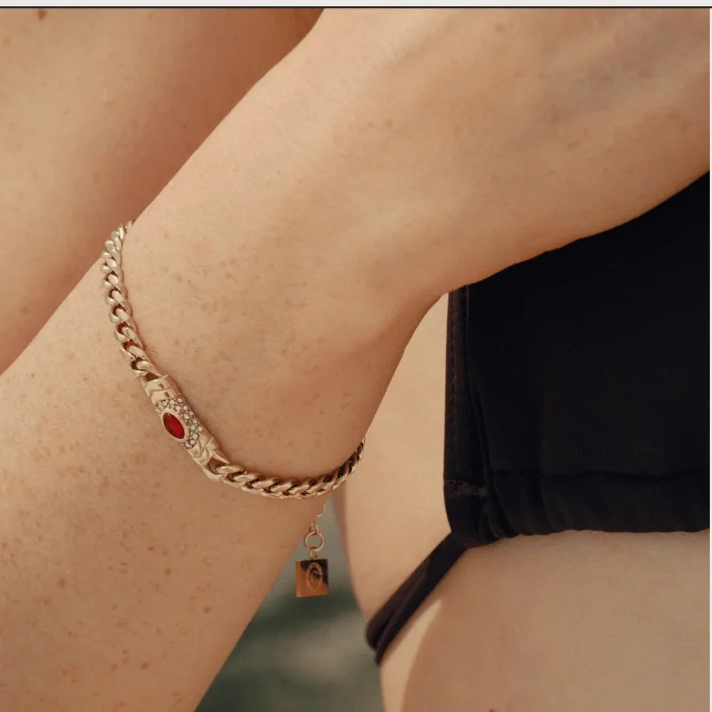 Raena- Bella bracelet with Red stone - Picture 2 of 13